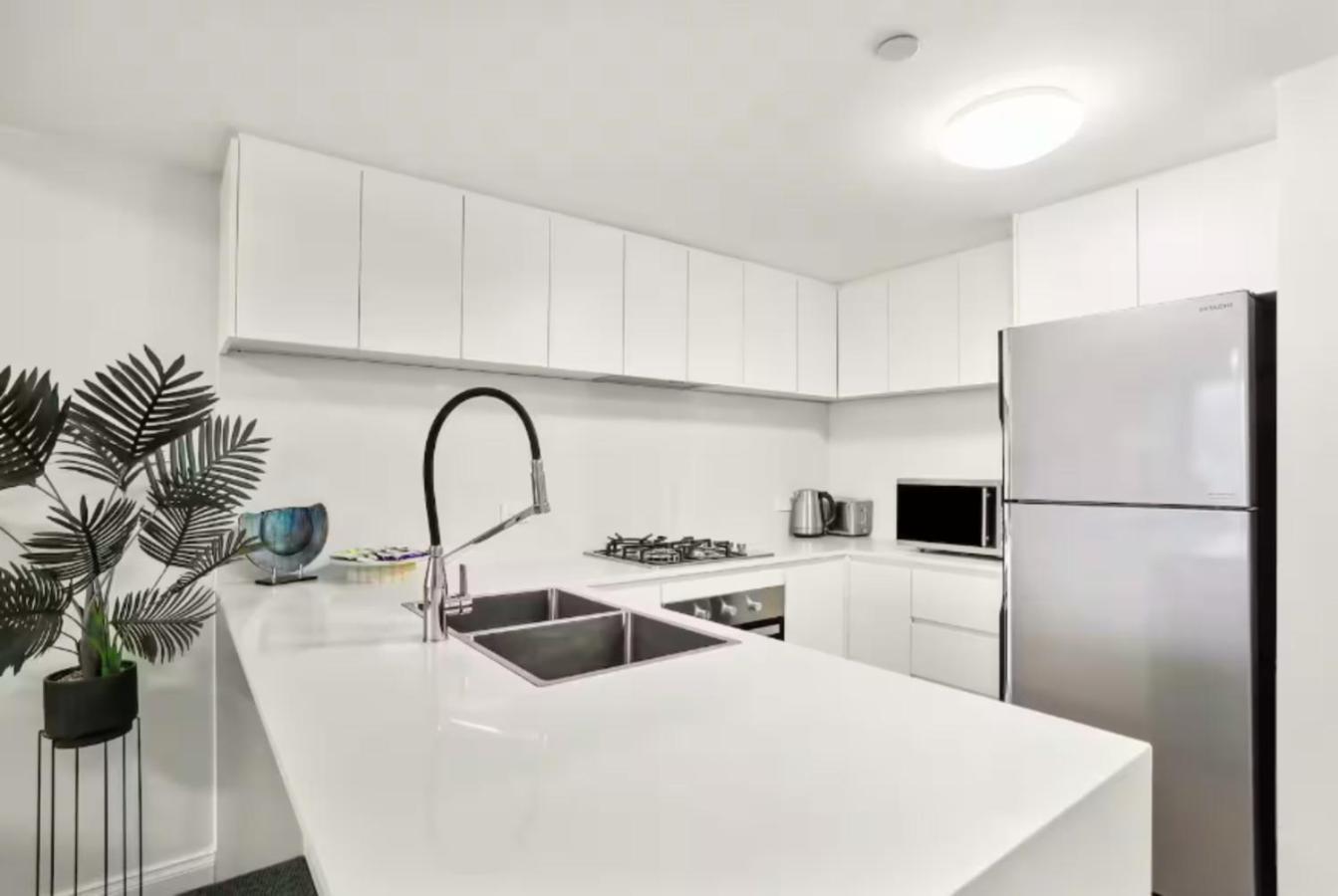 Spectacular Waterfront With Cosmopolitan Lifestyle Sydney